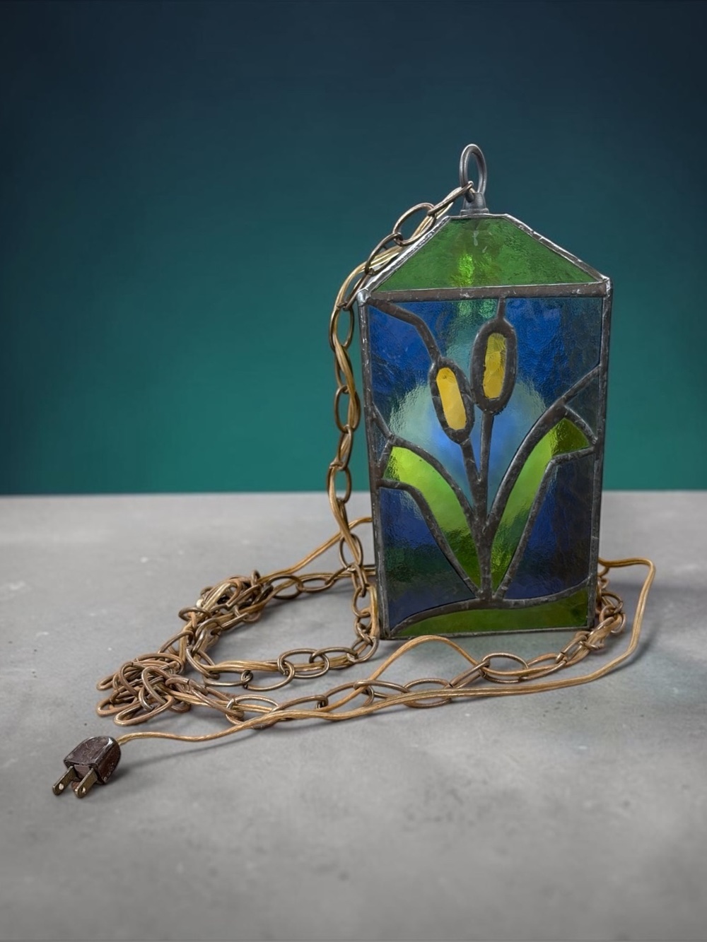 HANDMADE VINTAGE STAINED GLASS CATTAIL HANGING LANTERN